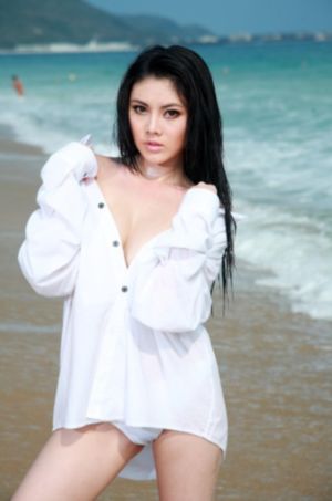 美女的尿囗免费